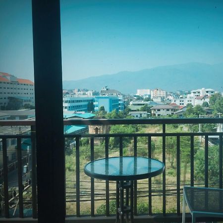 Rinrada Loft Resident Hotel Chiang Mai Ngoại thất bức ảnh