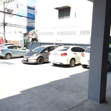 Rinrada Loft Resident Hotel Chiang Mai Ngoại thất bức ảnh