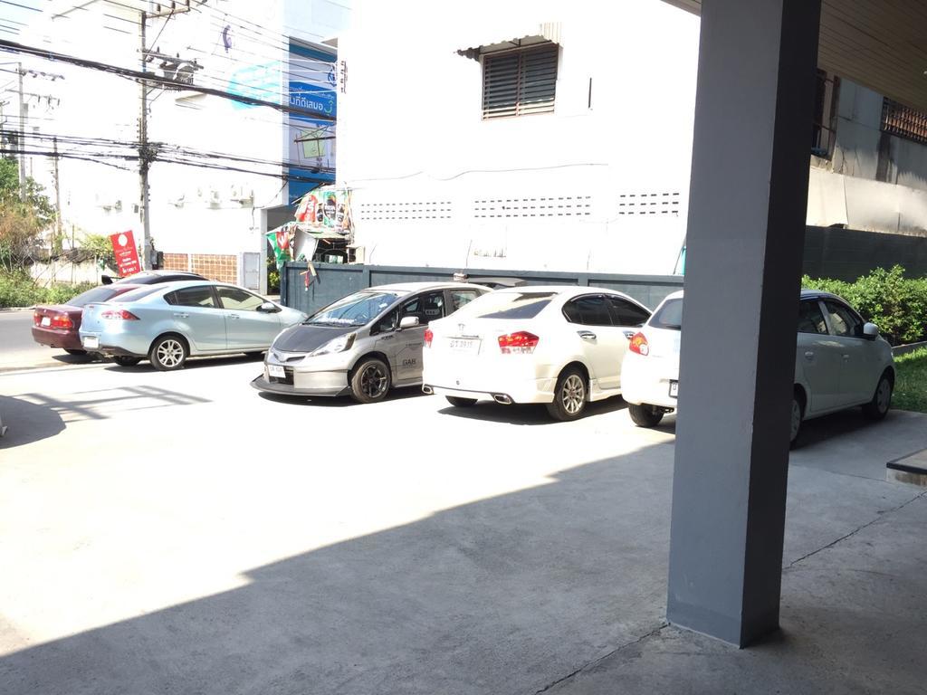 Rinrada Loft Resident Hotel Chiang Mai Ngoại thất bức ảnh